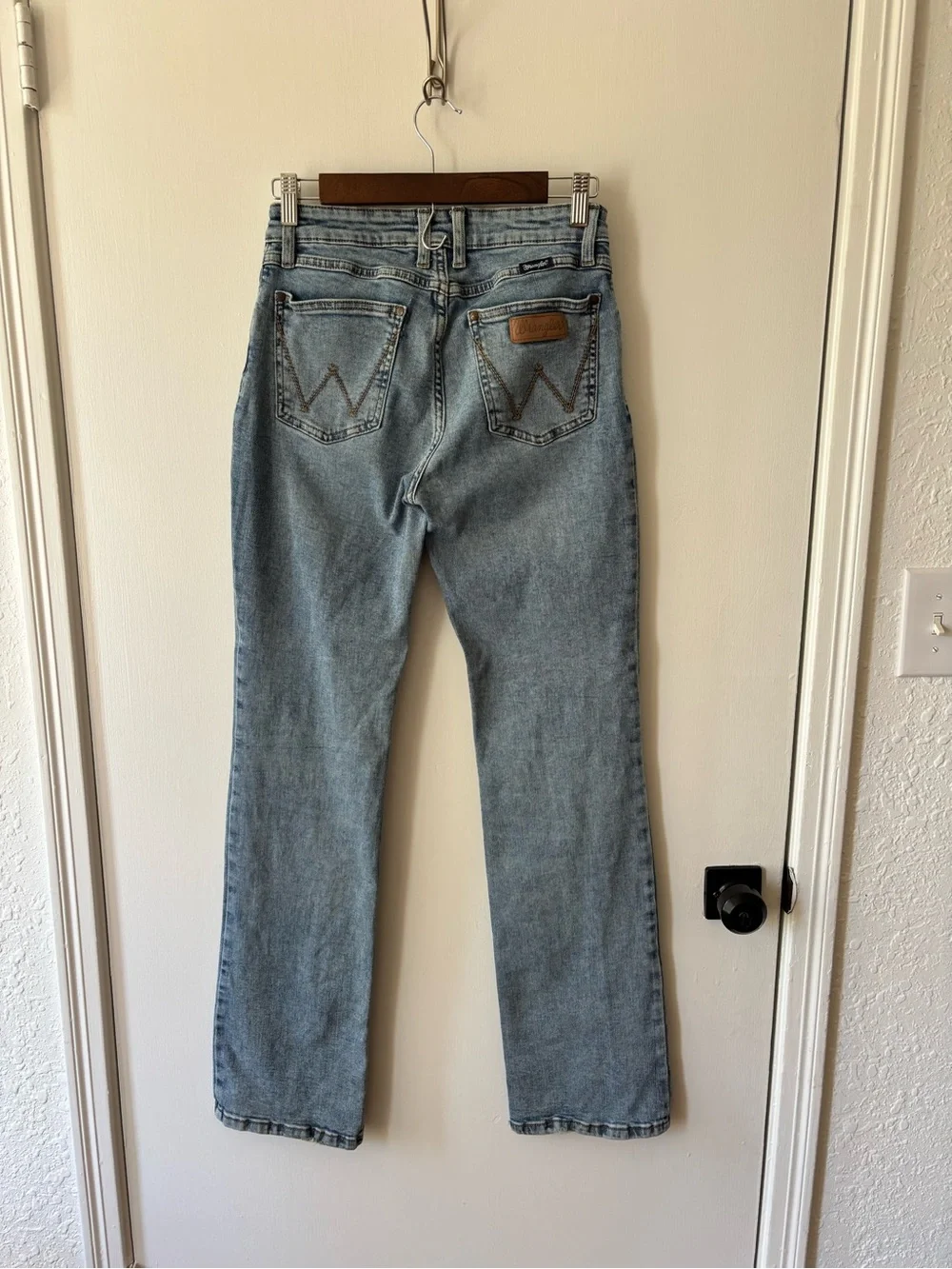 Wrangler Light Blue Straight-Leg Women's Jeans
